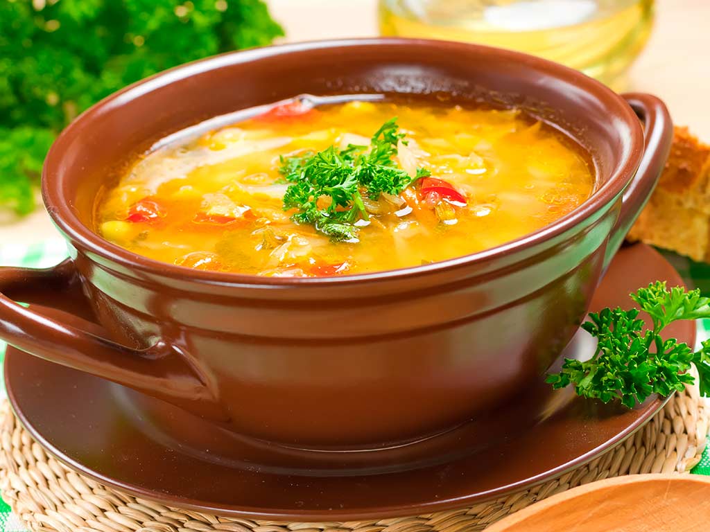 ¿Es efectivo contra el resfriado los remedios caseros como la sopa de pollo o el jugo de naranja?