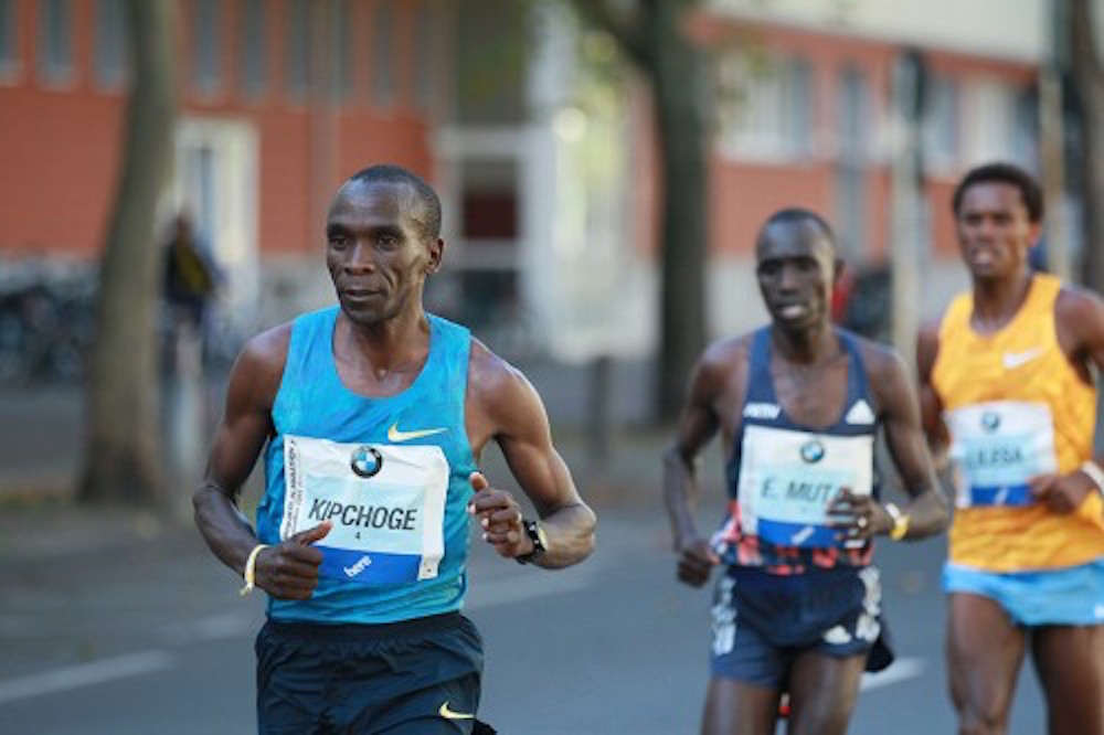 El keniano Eliud Kipchoge gana la maratón de Berlín sin récord mundial