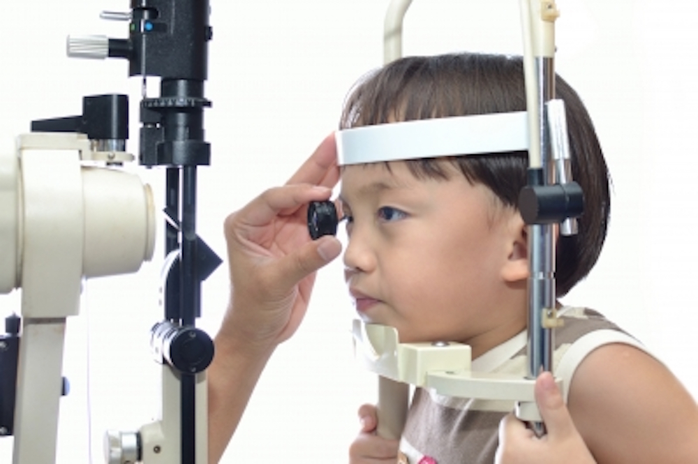 Nueva aplicación tecnológica ayuda a pacientes con problemas de visión a reconocer personas, colores e incluso dinero